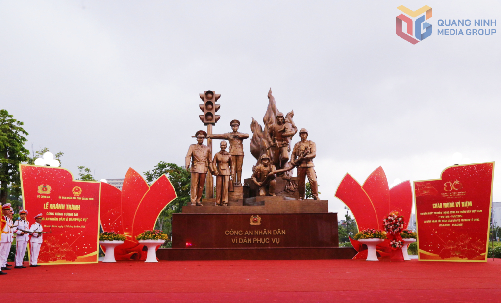 Quảng Ninh khánh thành công trình Tượng đài “Công an Nhân dân vì dân phục vụ”
