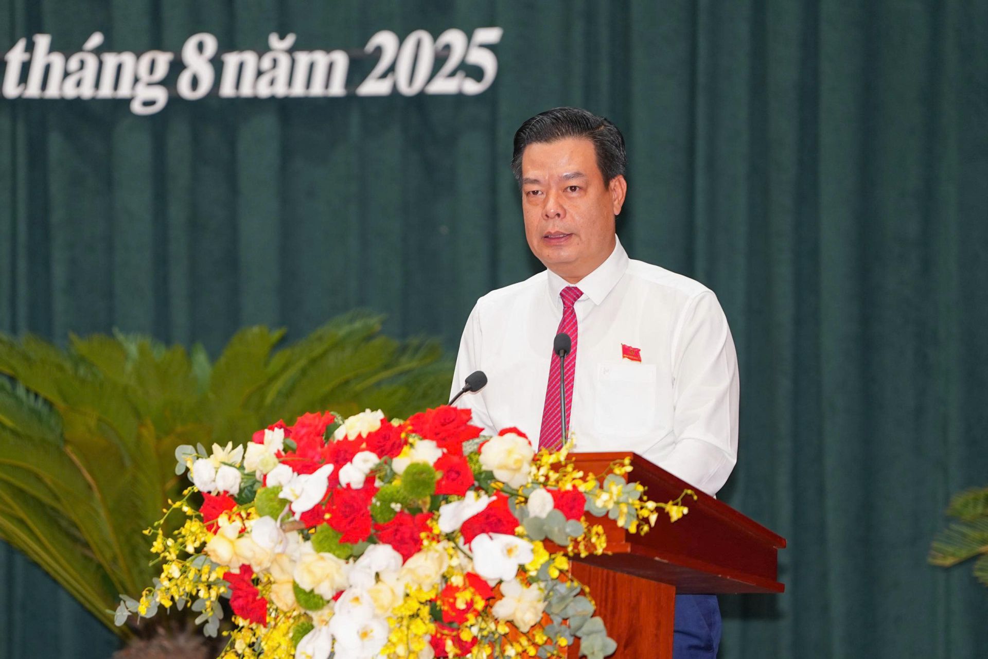 Đồng chí Phạm Văn Thép, Ủy viên Ban Thường vụ Thành ủy, Giám đốc Sở Khoa học và Công nghệ phát biểu chỉ đạo tại Đại hội.