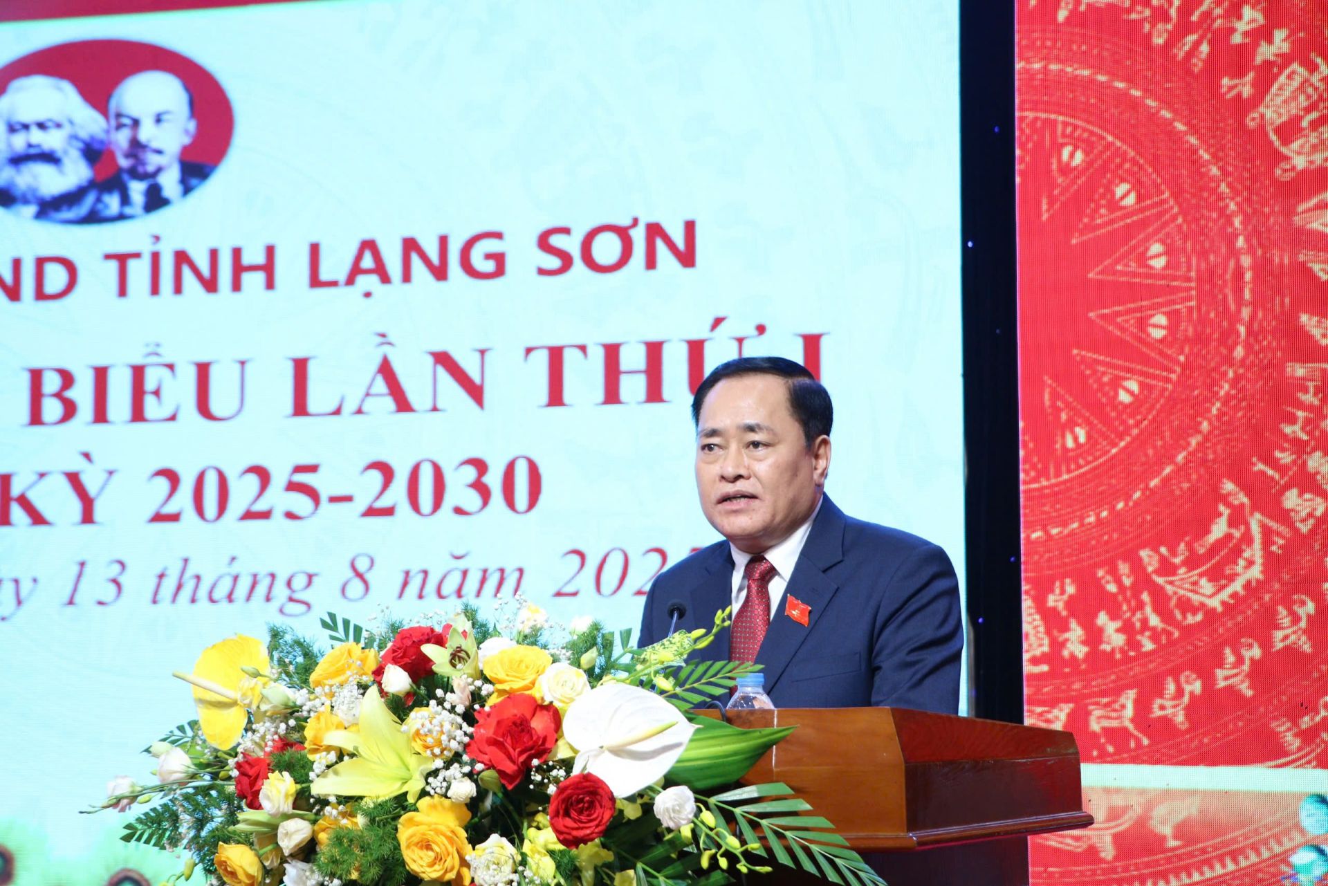 Phó Bí thư Tỉnh ủy, Chủ tịch UBND tỉnh Lạng Sơn Hồ Tiến Thiệu, Bí thư Đảng ủy UBND tỉnh phát biểu tại đại hội