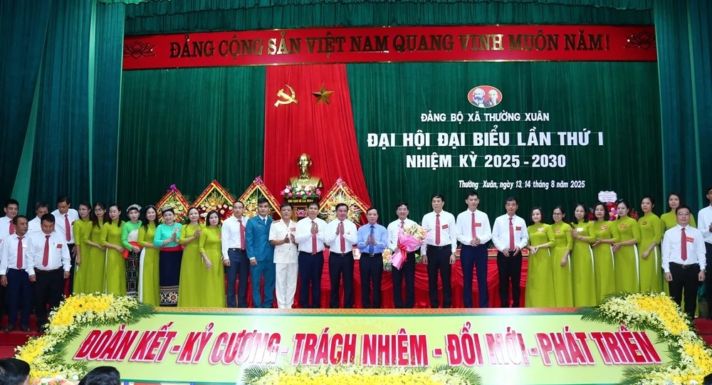 Phó Bí thư Thường trực Tỉnh ủy Thanh Hóa dự Đại hội đại biểu Đảng bộ xã Thường Xuân