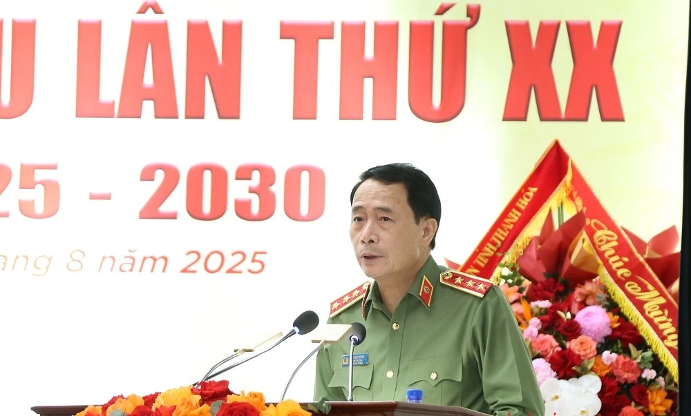 Thứ trưởng Bộ Công an Lê Quốc Hùng phát biểu chỉ đạo Đại hội. Thứ trưởng Bộ Công an Lê Quốc Hùng phát biểu chỉ đạo Đại hội.