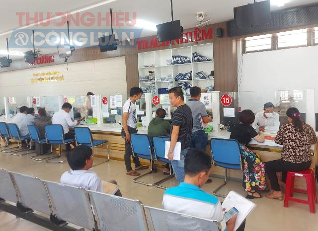 Công chức cấp phường, xã ở TP.Đà Nẵng được ủy quyền chứng thực nhiều giấy tờ… Trong đó, có hợp đồng, giao dịch liên quan đến quyền sử dụng đất và nhà ở…