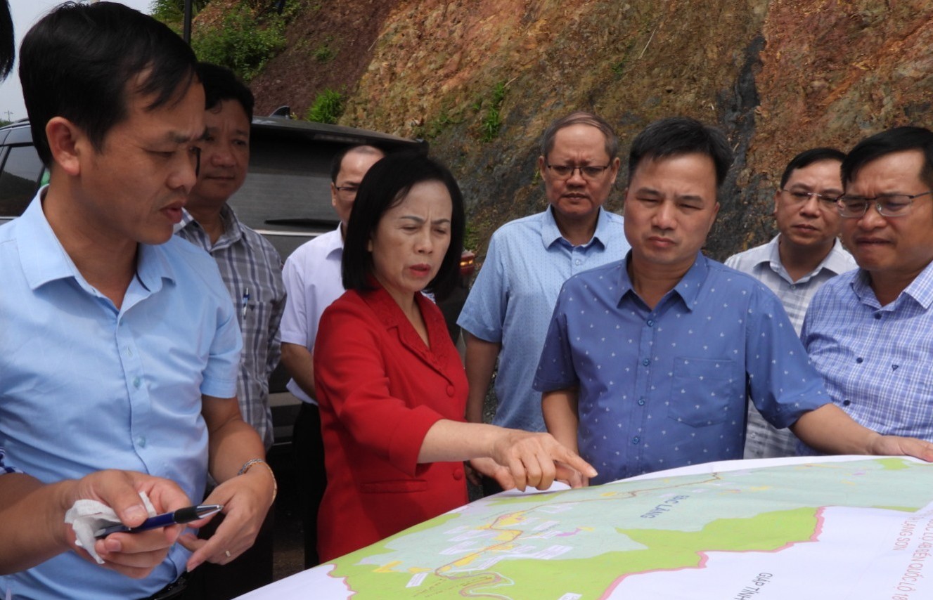 Phó Bí thư Thường trực Tỉnh ủy Lạng Sơn kiểm tra 2 dự án hạ tầng giao thông trọng điểm