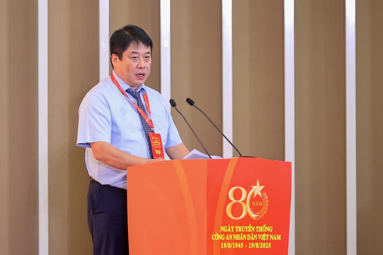 Tổng Giám đốc Tập đoàn Điện lực Việt Nam Nguyễn Anh Tuấn trình bày tham luận tại diễn đàn - Ảnh: VGP/Nhật Bắc