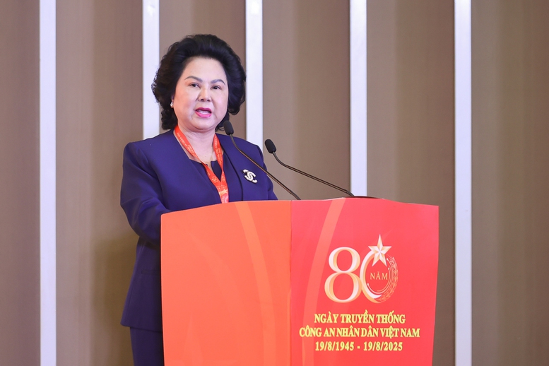 Bà Lý Kim Chi, Phó Chủ tịch Hiệp hội Doanh nghiệp TPHCM phát biểu tại diễn đàn - Ảnh: VGP/Nhật Bắc