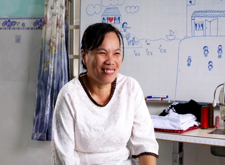 Chị Hồng Dung luôn cảm thấy an tâm khi có sự hỗ trợ của Home Credit Chị Hồng Dung luôn cảm thấy an tâm khi có sự hỗ trợ của Home Credit