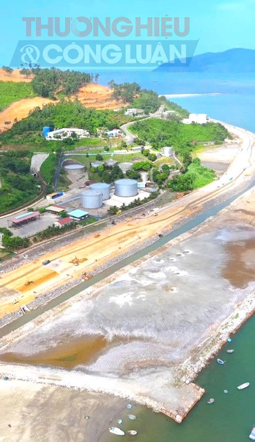 Cảng Liên Chiểu được xếp vào cảng nước sâu loại I; là 1 trong 3 cảng lớn nhất của cả nước và là cảng quy mô lớn nhất tại khu vực miền Trung.