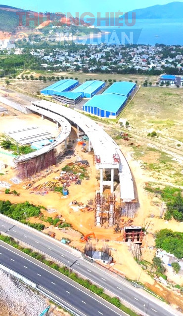 Không chỉ có vai trò to lớn đối với kinh tế, an ninh quốc gia, cảng Liên Chiểu còn là công trình có ý nghĩa đặc biệt trong việc xúc tiến thu hút đầu tư, tạo sự liên kết vùng thuận lợi.