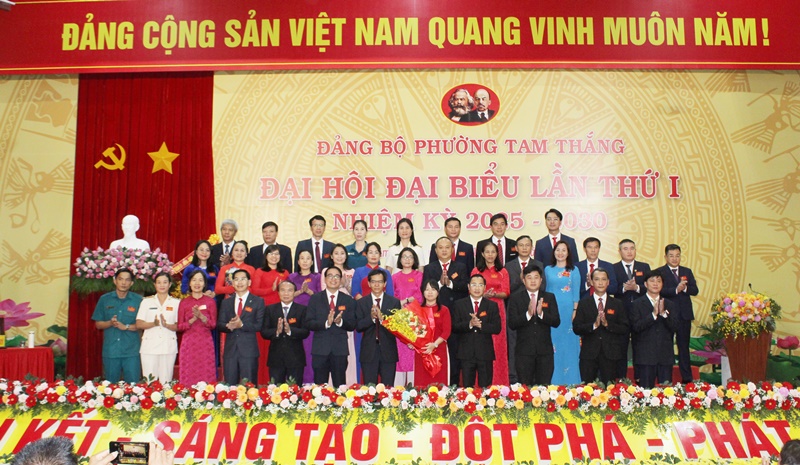 Ban Chấp hành Đảng bộ phường Tam Thắng ra mắt Đại hội