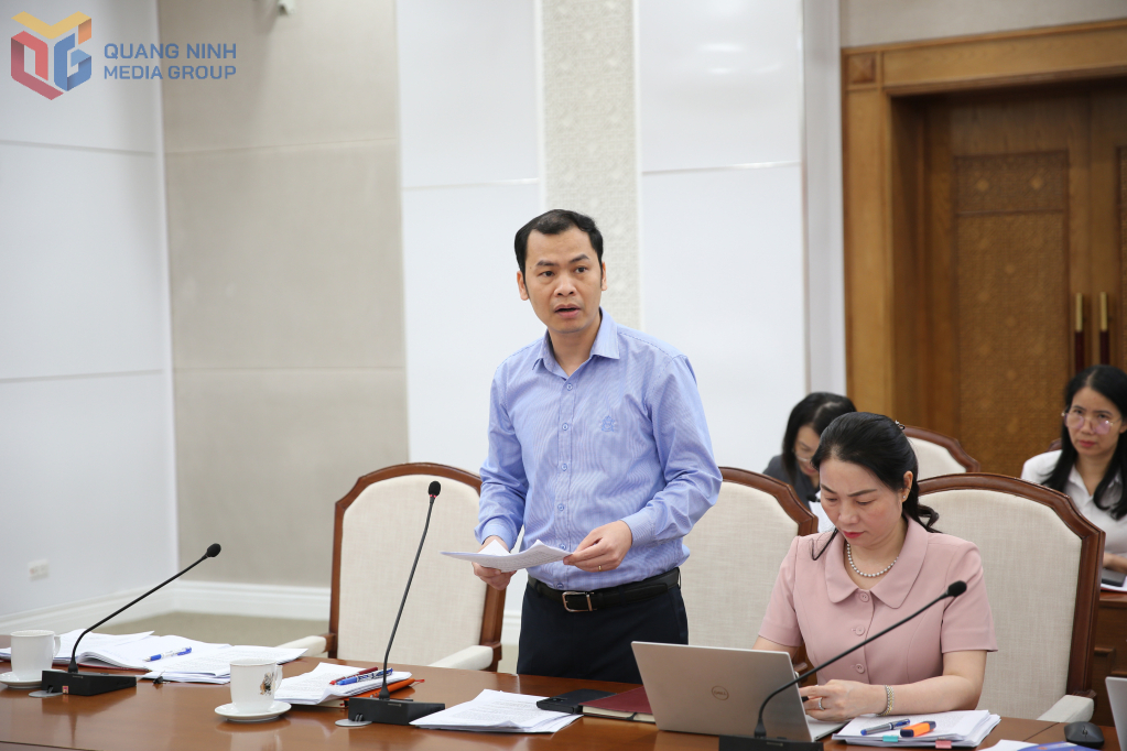 Đại diện các sở, ngành tham gia đóng góp ý kiến tại cuộc họp.