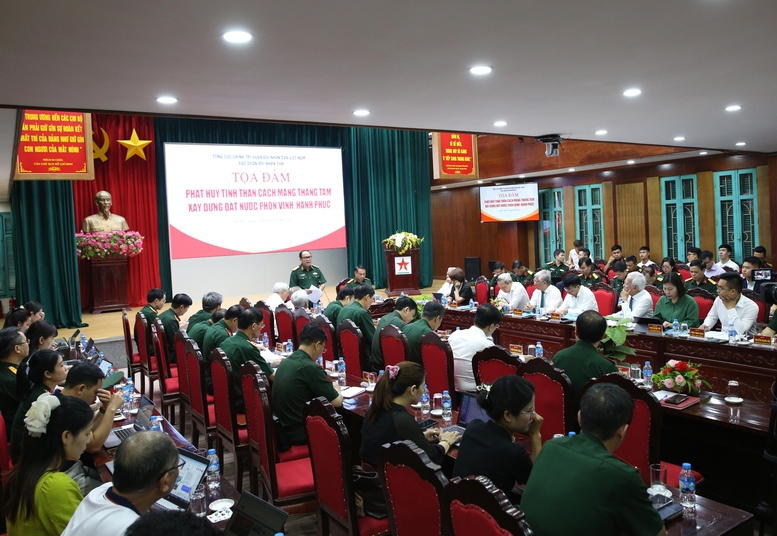 Tọa đàm "Phát huy tinh thần Cách mạng Tháng Tám xây dựng đất nước phồn vinh, hạnh phúc" do Báo Quân đội nhân dân tổ chức - Ảnh: VGP/Nguyễn Hoàng