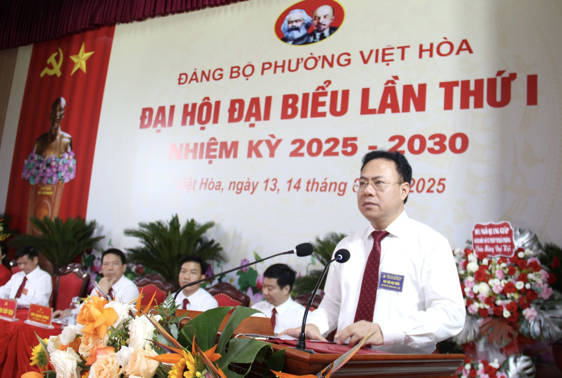 Đồng chí Phó Bí thư thường trực Đảng uỷ các cơ quan Đảng thành phố Hoàng Quốc Thưởng phát biểu chỉ đạo Đại hội Đồng chí Phó Bí thư thường trực Đảng uỷ các cơ quan Đảng thành phố Hoàng Quốc Thưởng phát biểu chỉ đạo Đại hội