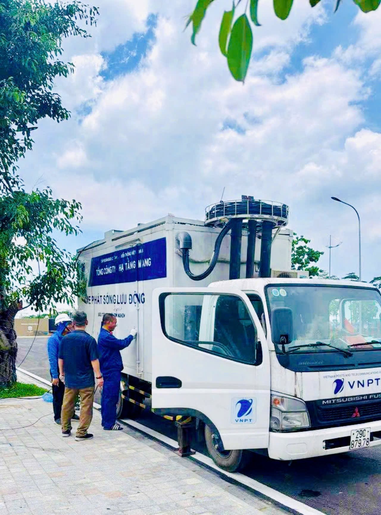 Xe phát sóng lưu động giúp đảm bảo hạ tầng truyền dẫn cho các cơ quan báo chí - truyền hình.