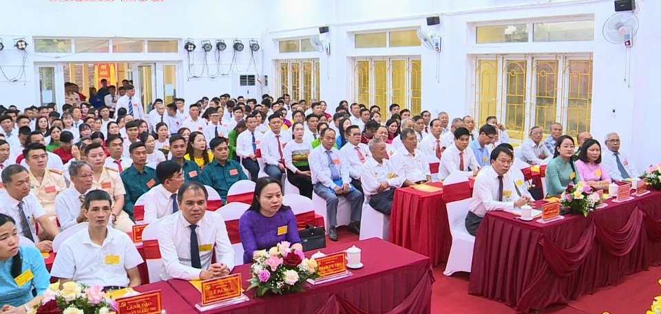 Các đại biểu tham dự đại hội