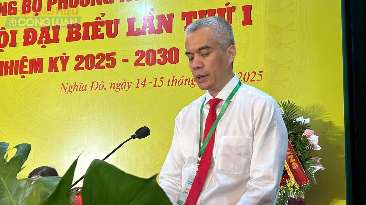 Bí thư Đảng ủy, Chủ tịch HĐND phường Nghĩa Đô Nguyễn Hồng Sơn phát biểu