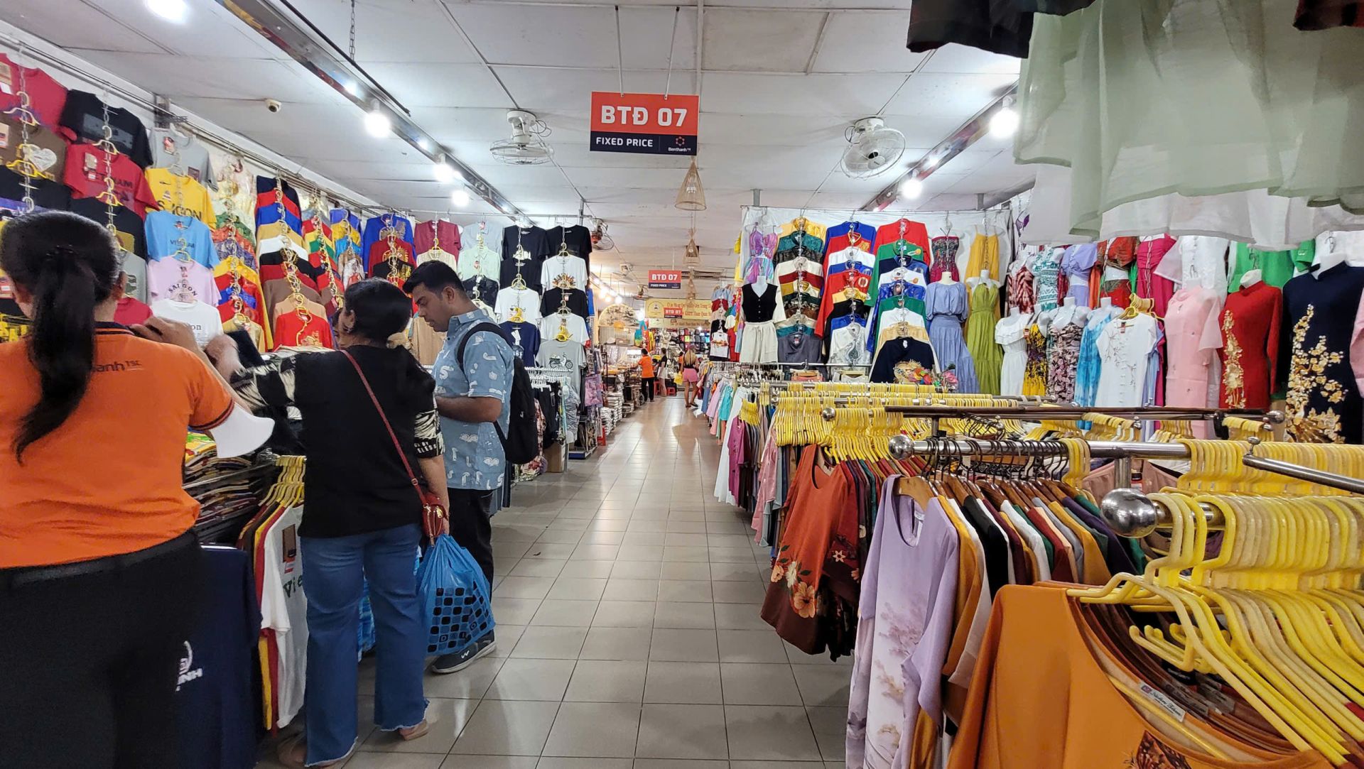 Chợ truyền thống giữa thời thương mại điện tử: Làm sao để giữ khách?