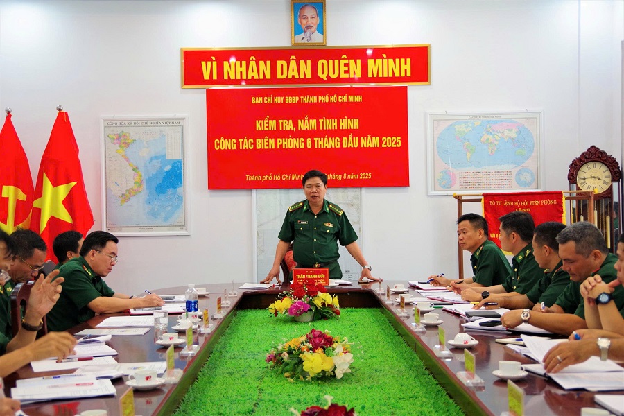 Đại tá Trần Thanh Đức, Thành ủy viên, Chỉ huy trưởng Ban Chỉ huy BĐBP TP. Hồ Chí Minh phát biểu chỉ đạo tại Ban Chỉ huy Biên phòng cửa khẩu cảng Bà Rịa - Vũng Tàu