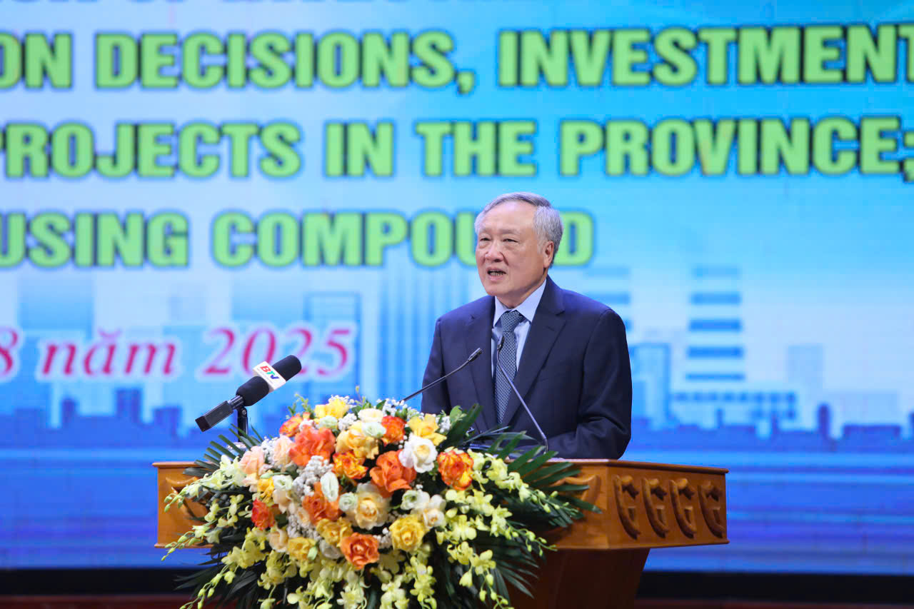 Phó Thủ tướng Thường trực Chính phủ Nguyễn Hòa Bình phát biểu tại hội nghị.