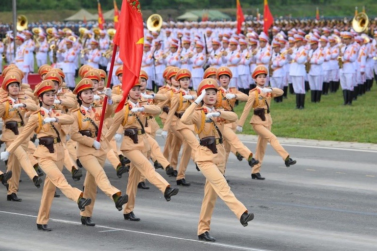 Khối nữ cảnh sát giao thông. (Ảnh: Thế Đại) Khối nữ cảnh sát giao thông. (Ảnh: Thế Đại)