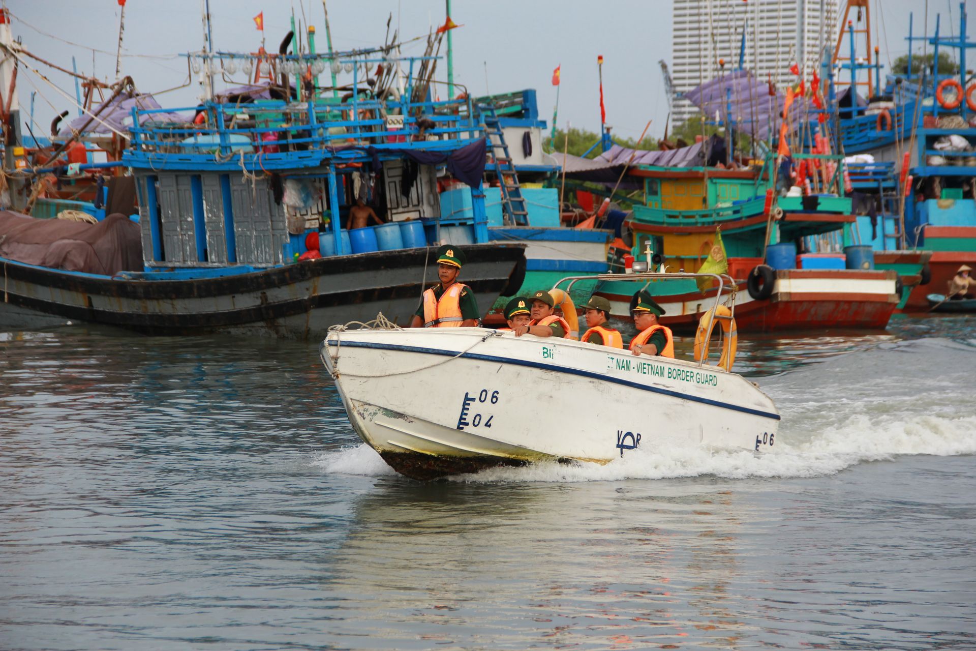 TP. Hồ Chí Minh thực hiện tháng cao điểm chống khai thác thủy sản bất hợp pháp