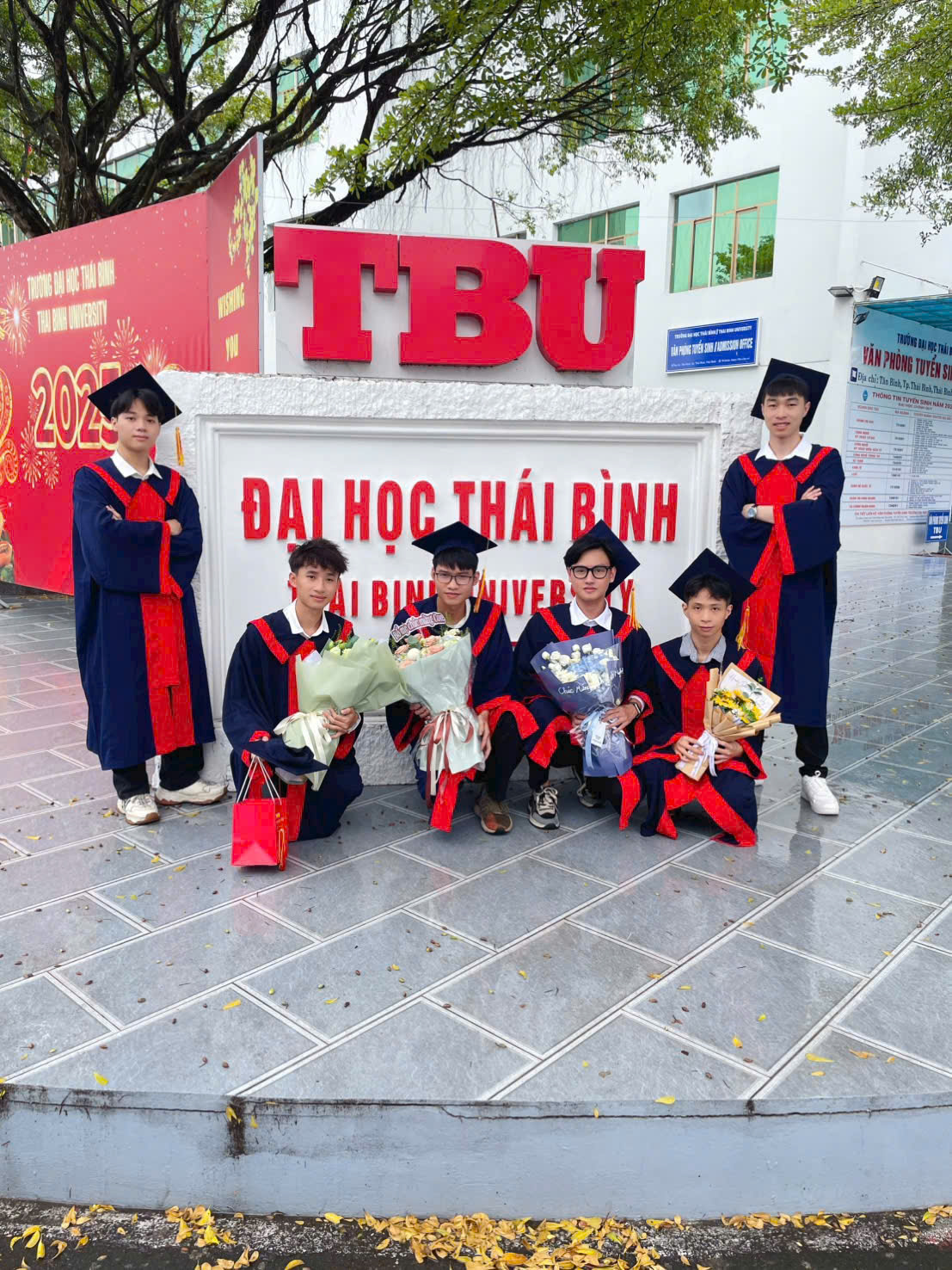 Chàng sinh viên nghèo người Huế tốt nghiệp đạt thành tích đáng ngưỡng mộ tại Trường Đại học Thái Bình