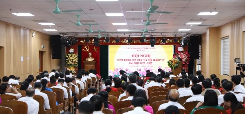 Toàn cảnh hội nghị