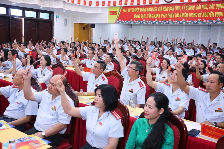 Biểu quyết thông qua chương trình Đại hội- Ảnh: VGP/Toàn Thắng Biểu quyết thông qua chương trình Đại hội- Ảnh: VGP/Toàn Thắng