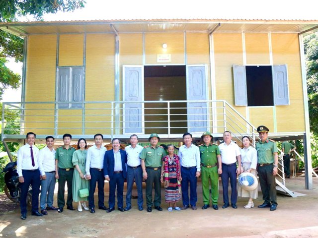 Quảng Trị tập trung hoàn thiện chương trình xóa nhà tạm, nhà dột nát tại 12 xã miền Tây