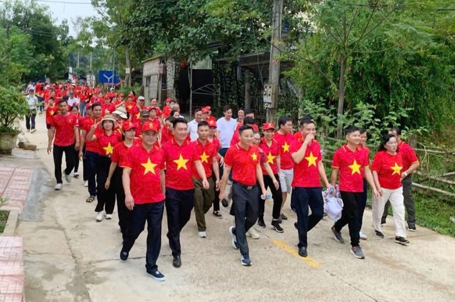 Người dân 69/69 xã phường tại Hà Tĩnh đã đồng loạt tham gia Chương trình “Cùng Việt Nam tiến bước”.