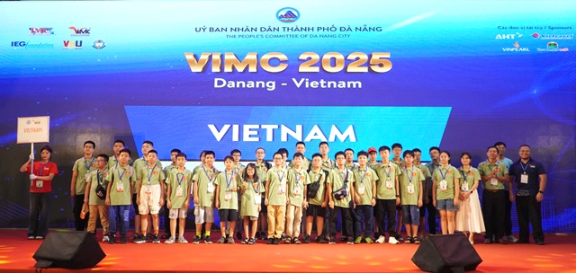 Đội Việt Nam tham dự kỳ thi VIMC 2025.