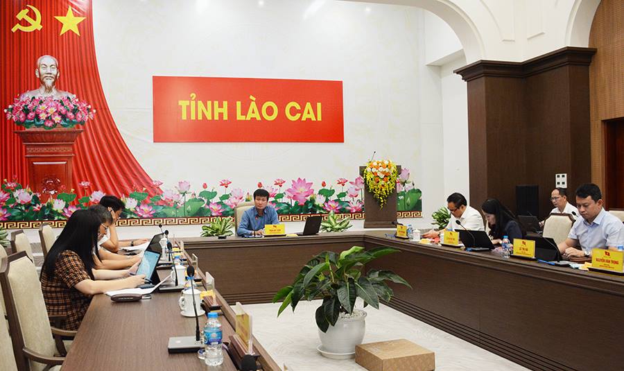 Các đại biểu dự họp.