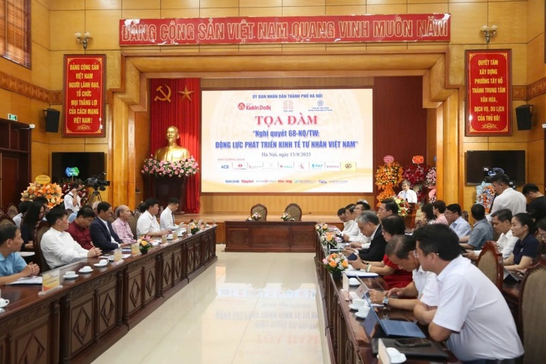 Quang cảnh tọa đàm.