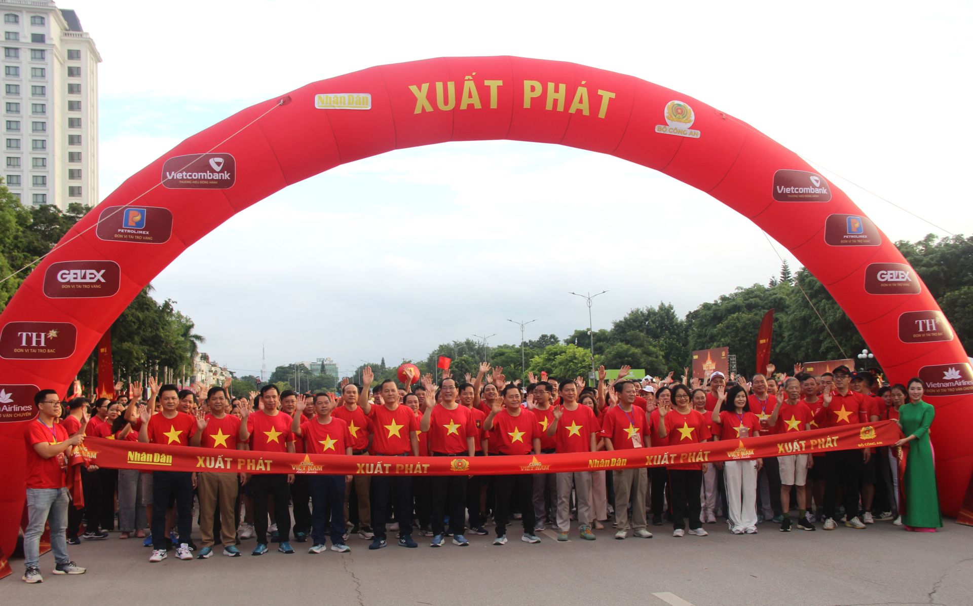 Hàng ngàn người dân Lạng Sơn hưởng ứng tham gia chương trình