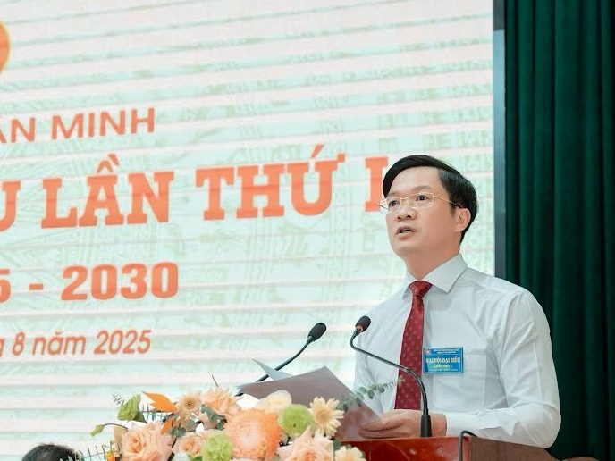 Đồng chí Phạm Văn Lập, Phó Bí thư Thành ủy - Chủ tịch Ủy ban MTTQ Việt Nam thành phố phát biểu chỉ đạo tại Đại hội. Đồng chí Phạm Văn Lập, Phó Bí thư Thành ủy - Chủ tịch Ủy ban MTTQ Việt Nam thành phố phát biểu chỉ đạo tại Đại hội.