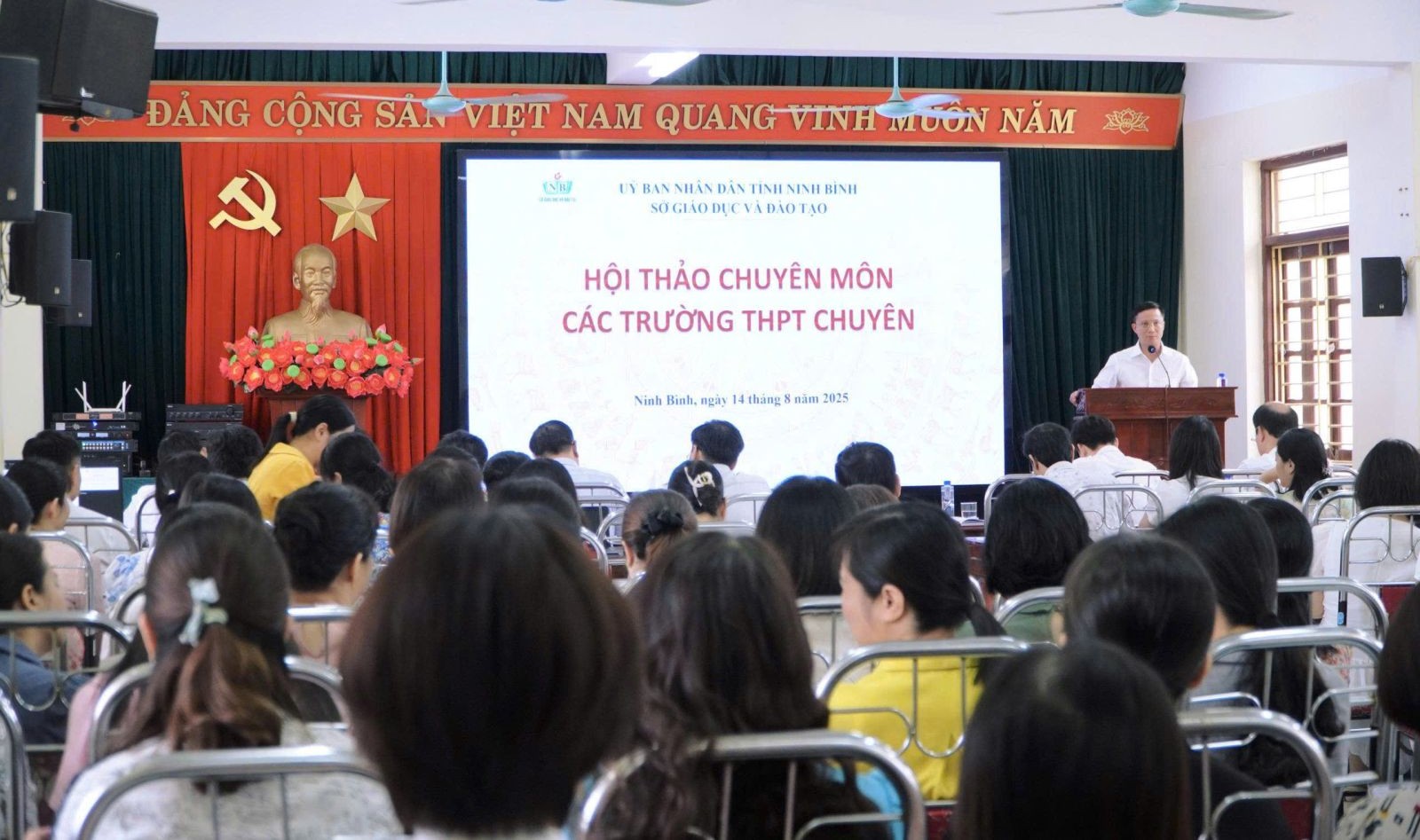 Ninh Bình tổ chức hội thảo nâng cao chất lượng giáo dục học sinh THPT chuyên