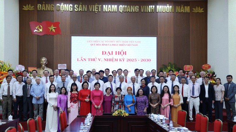 Phó Thủ tướng và các đại biểu dự Đại hội - Ảnh: VGP/Đức Tuân Phó Thủ tướng và các đại biểu dự Đại hội - Ảnh: VGP/Đức Tuân