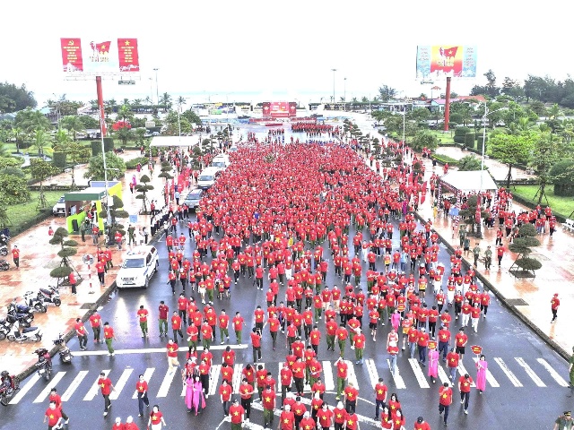 Quảng Trị lan tỏa tinh thần đoàn kết qua chương trình “Cùng Việt Nam tiến bước”