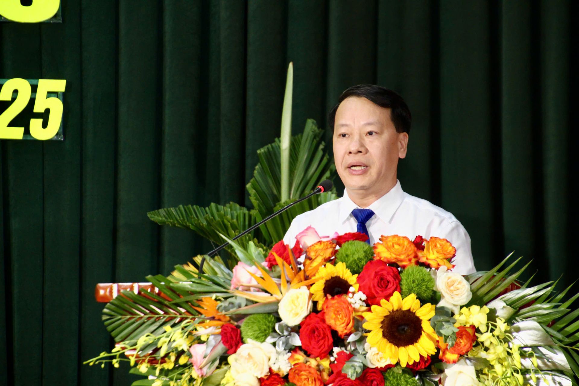 Đồng chí Nguyễn Quang Vinh, Phó Bí thư Đảng ủy - Chủ tịch UBND phường Lê Ích Mộc phát biểu tại Đại hội. Đồng chí Nguyễn Quang Vinh, Phó Bí thư Đảng ủy - Chủ tịch UBND phường Lê Ích Mộc phát biểu tại Đại hội.