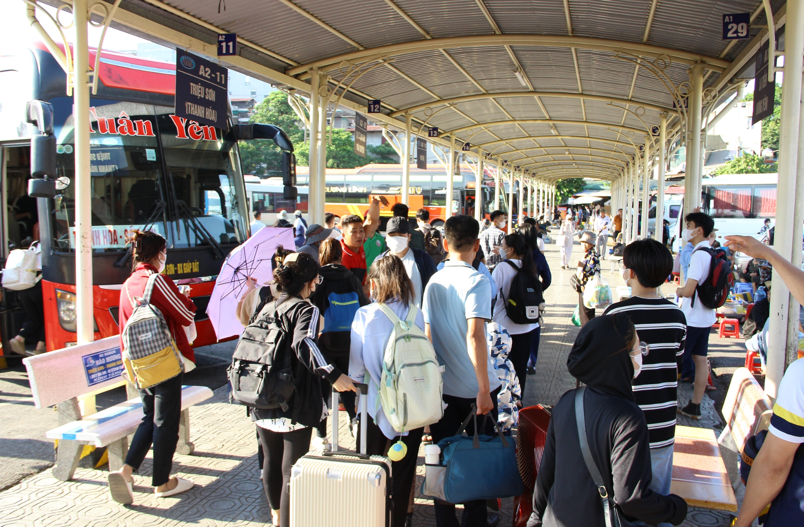 Dự kiến lượng khách và lượng xe dịp nghỉ lễ Quốc khánh năm 2025 sẽ tăng cao từ chiều ngày 28/8 đến ngày 30/8 trên cả hai chiều đi và đến Dự kiến lượng khách và lượng xe dịp nghỉ lễ Quốc khánh năm 2025 sẽ tăng cao từ chiều ngày 28/8 đến ngày 30/8 trên cả hai chiều đi và đến