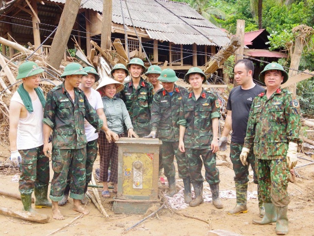Nghệ An: Phát hiện 21 két sắt trong quá trình khắc phục hậu quả lũ tại Mỹ Lý