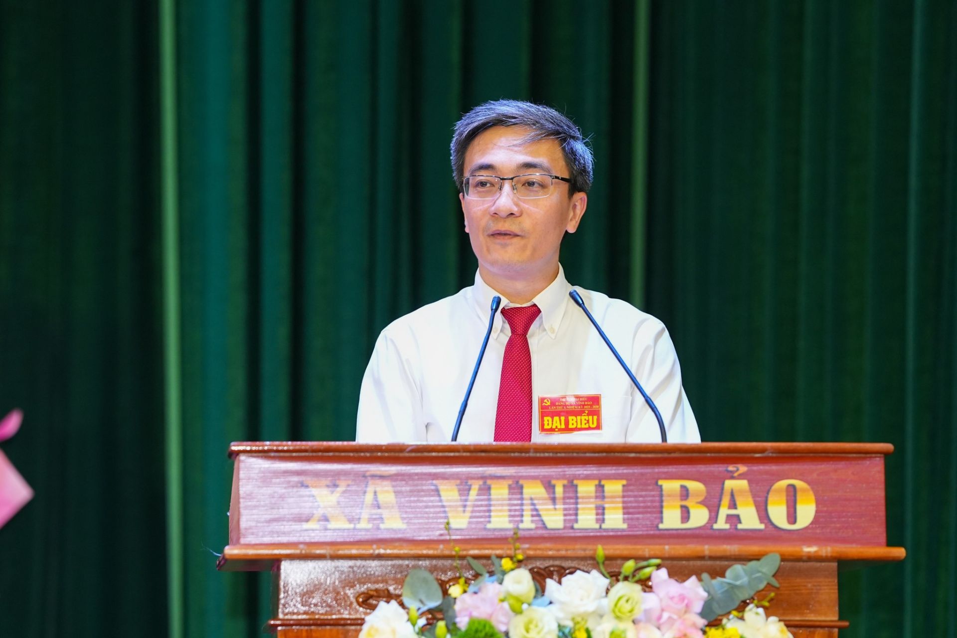 Đồng chí Đào Phú Thùy Dương – Bí thư Đảng ủy xã Vĩnh Bảo phát biểu khai mạc Đại hội.