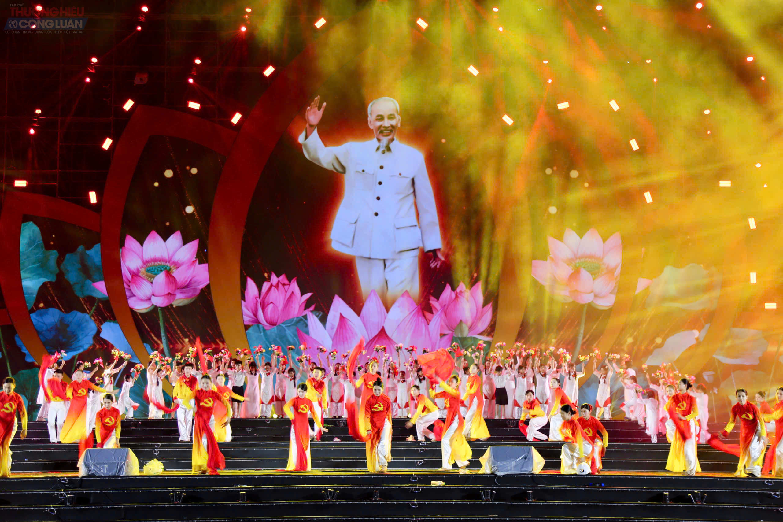 Chương trình nghệ thuật đa sắc màu. Chương trình nghệ thuật đa sắc màu.