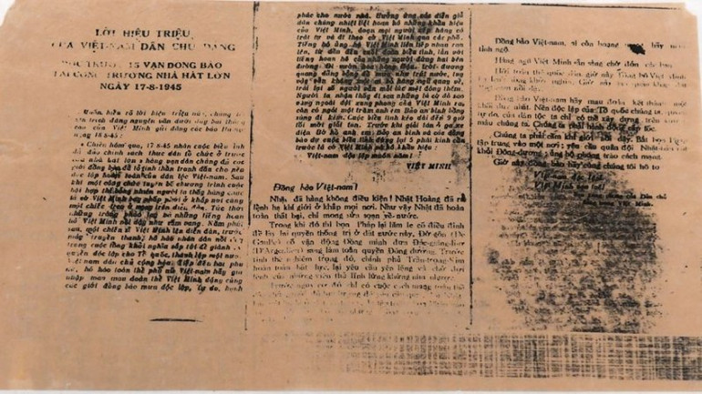 Lời hiệu triệu của Đảng Việt Nam Dân chủ về việc hưởng ứng lệnh Tổng khởi nghĩa giành chính quyền trong cả nước, ngày 17/8/1945. (Ảnh chụp tại Bảo tàng Lịch sử Quốc gia)