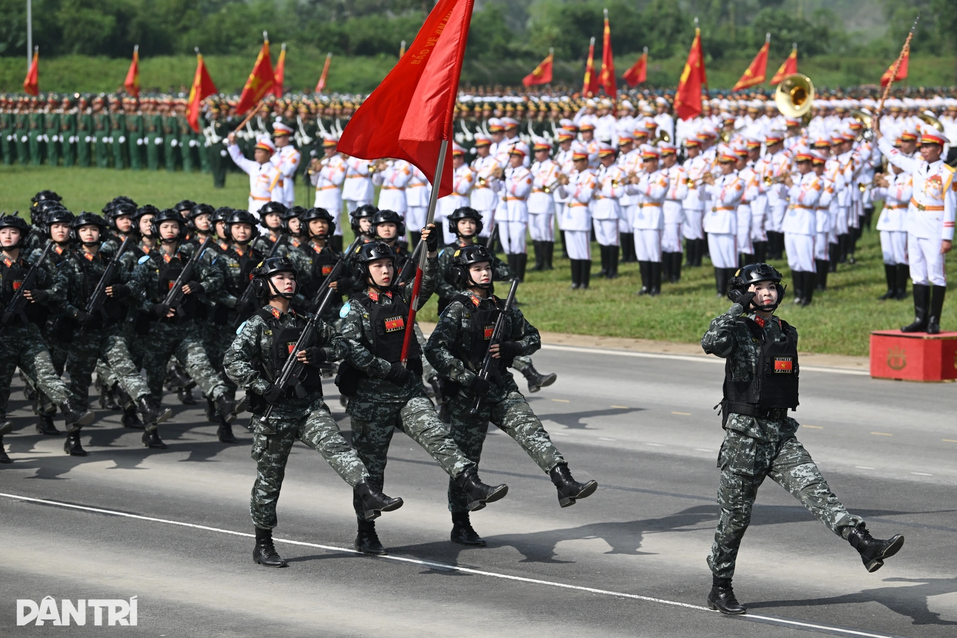 Chiến sỹ Công an Nhân dân tham gia hợp luyện diễu binh, diễu hành kỷ niệm 80 năm Cách mạng Tháng Tám, Quốc khánh 2/9.