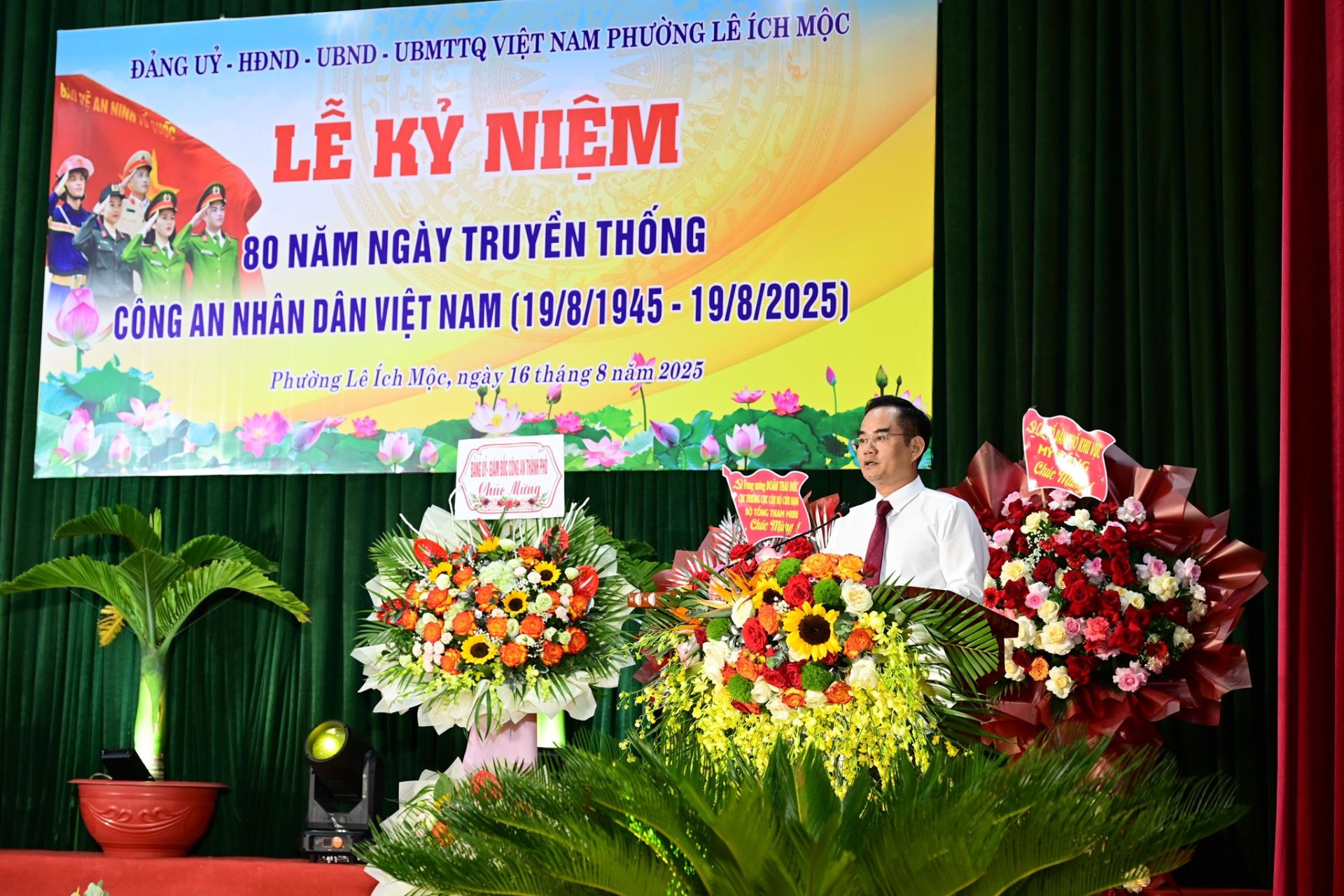 Đồng chí Trịnh Quang Trường, Bí thư Đảng ủy, Chủ tịch HĐND phường phát biểu chỉ đạo Đồng chí Trịnh Quang Trường, Bí thư Đảng ủy, Chủ tịch HĐND phường phát biểu chỉ đạo