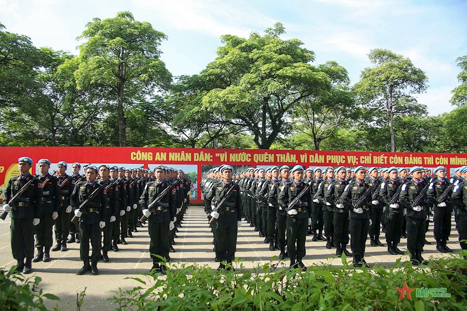 Buổi hợp luyện được diễn ra với sự tham dự của 15 khối đi thuộc lực lượng Công an nhân dân. Buổi hợp luyện được diễn ra với sự tham dự của 15 khối đi thuộc lực lượng Công an nhân dân.