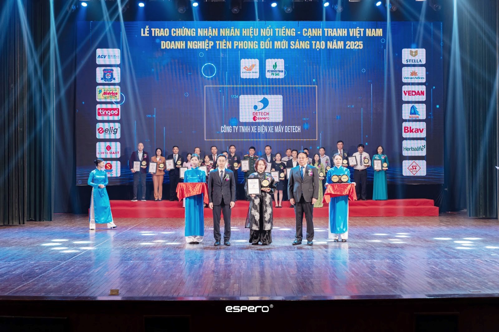 Detech Motor vinh dự đạt chứng nhận top 10 nhãn hiệu nổi tiếng Việt Nam 2025