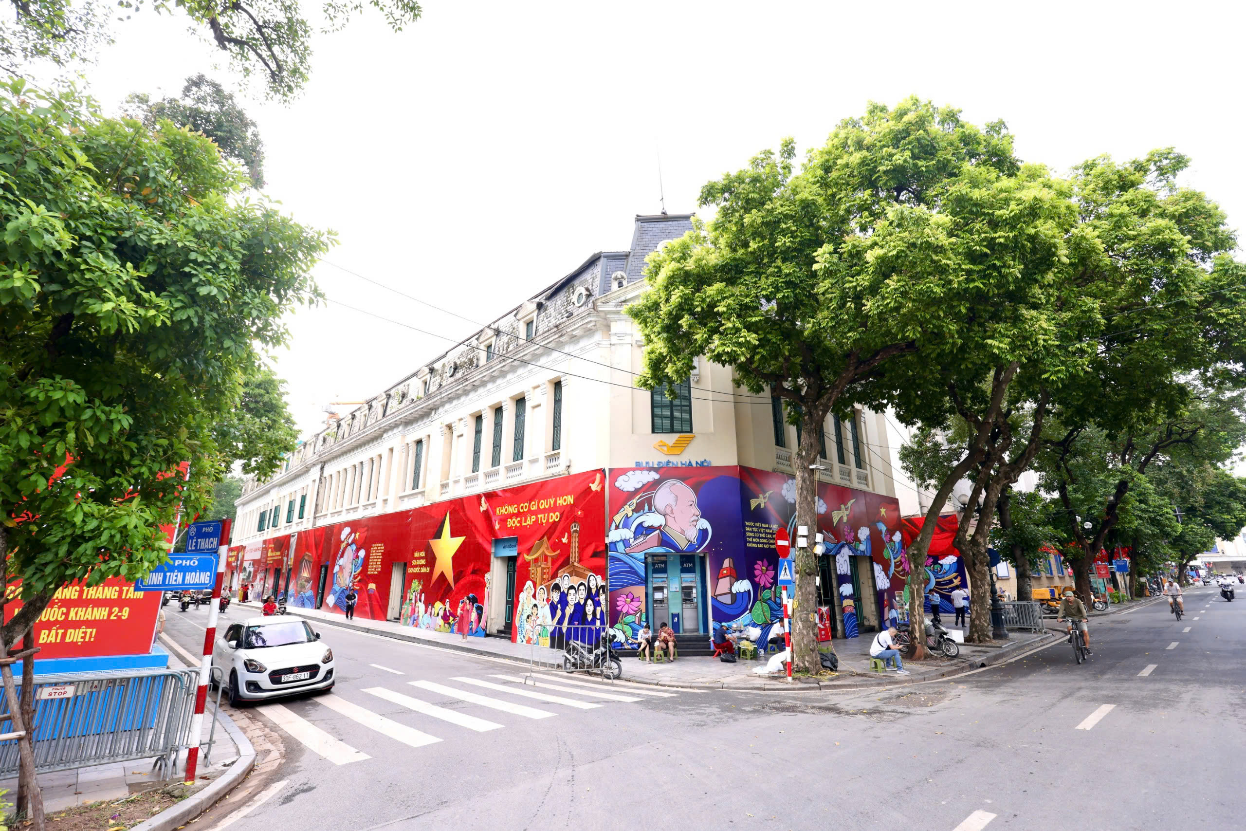 Ra mắt bộ ấn phẩm và infographic Hải trình rực rỡ, từ dấu mốc lịch sử đến niềm tự hào 2/9