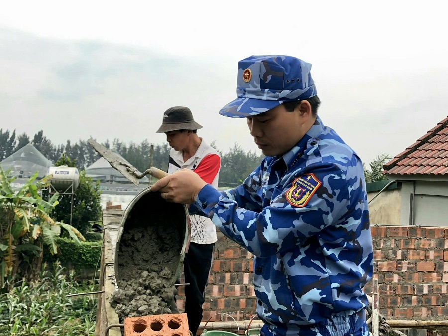 Giúp xây dựng căn nhà mới cho gia đình bà Tô Thị Chuyên (thôn Cường Thịnh, xã Cổ Đạm, Hà Tĩnh)