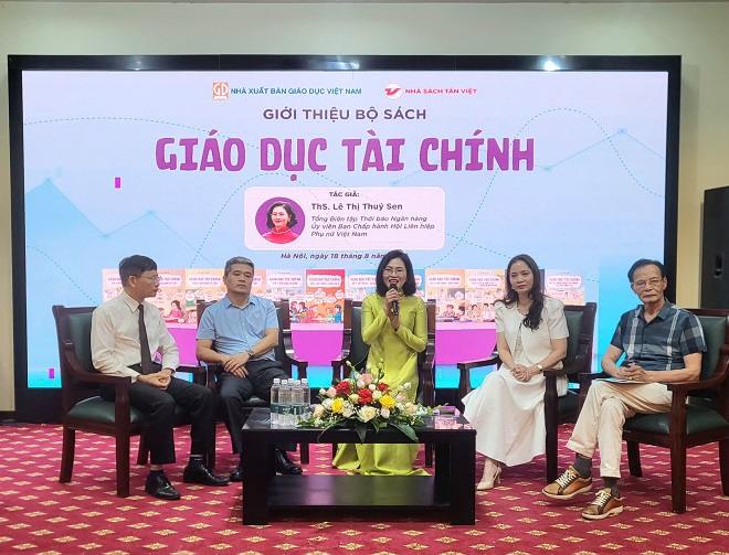 Nhà xuất bản Giáo dục Việt Nam đã phối hợp cùng Công ty sách Tân Việt ra mắt bộ sách “Giáo dục tài chính” dành cho học sinh từ lớp 1 đến lớp 12